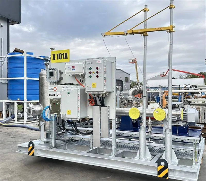 Skid-uri Galp Energia de descărcare jet fuel la Aeroportul Faro, Portugalia
